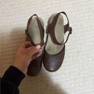 Elegant Brown Women's Sandals